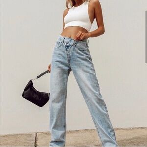 Princess Polly: HOLLY ASYMMETRIC STRAIGHT LEG JEAN LIGHT WASH